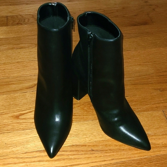 Black Mid-calf booties - Picture 2 of 8
